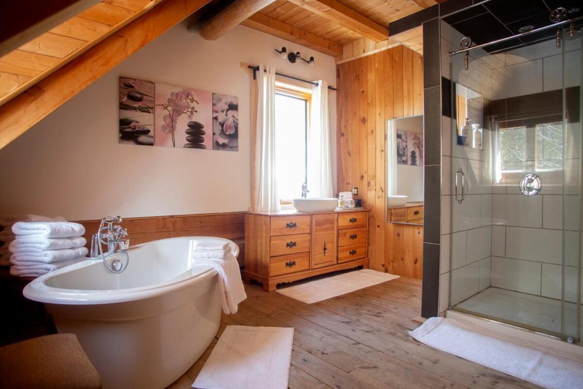 Hebergement "La Maison En Bois Rond" Sainte-Marie Rum bild