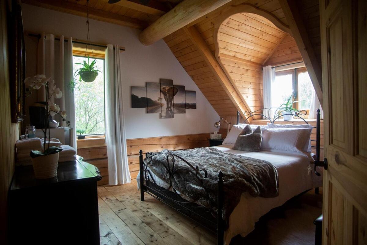 Hebergement "La Maison En Bois Rond" Sainte-Marie Rum bild